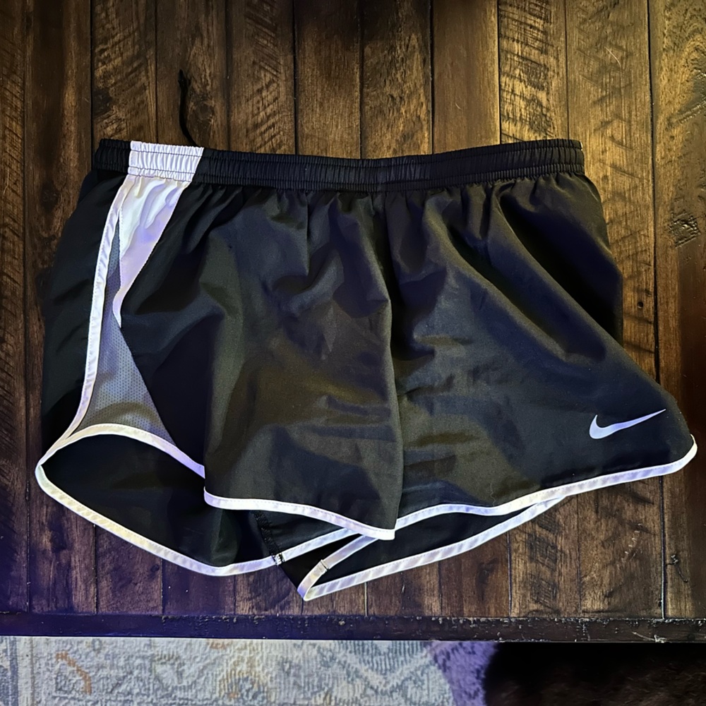 Medium Nike Women's Dry Tempo Shorts - Grey white and black